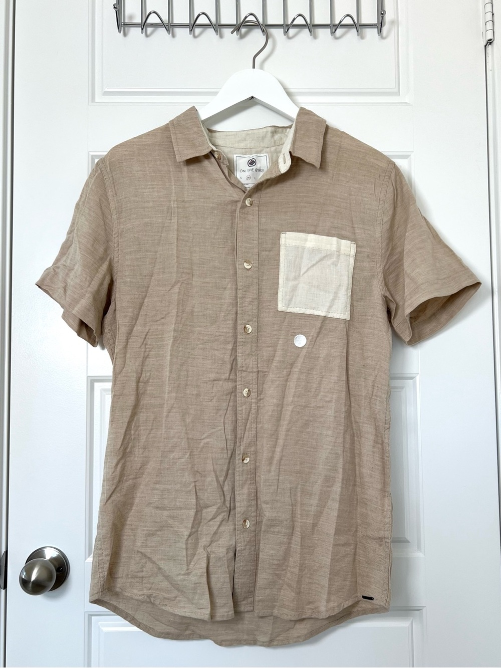 On The Byas // NWOT Men's Casual Business Casual Button Up Short Sleeve T-Shirt